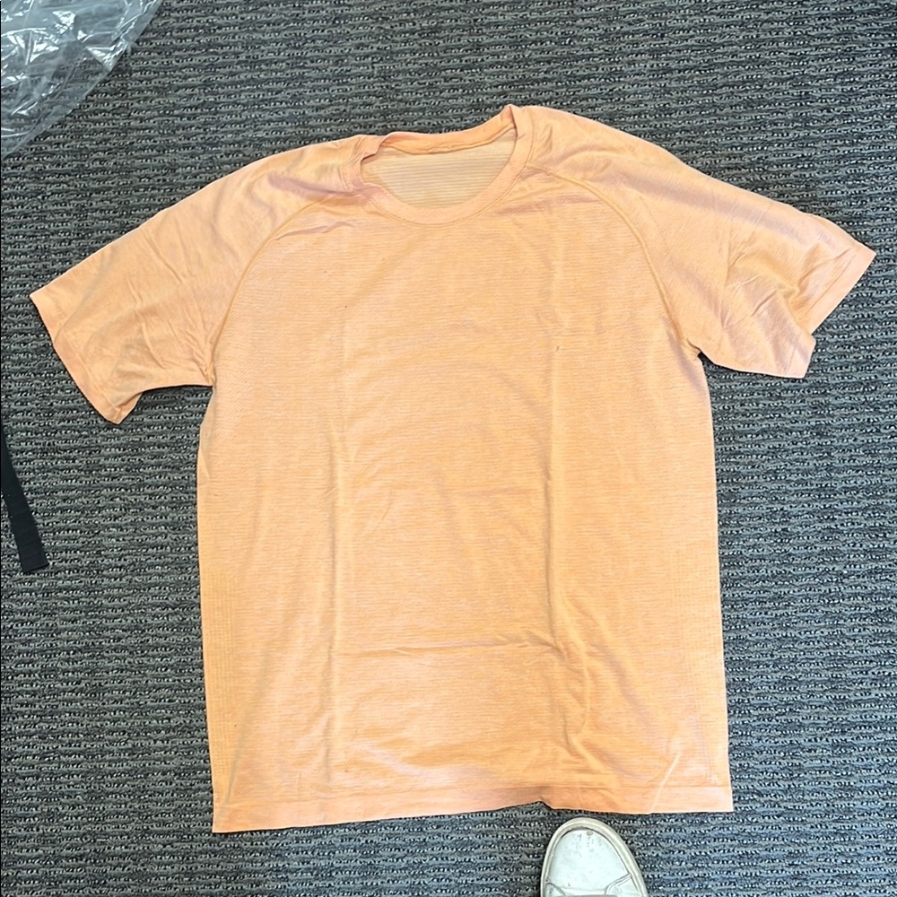 Men’s Lululemon T shirt